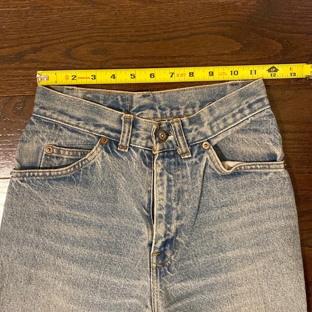 High Rise Vintage Levis - Picture 2 of 8